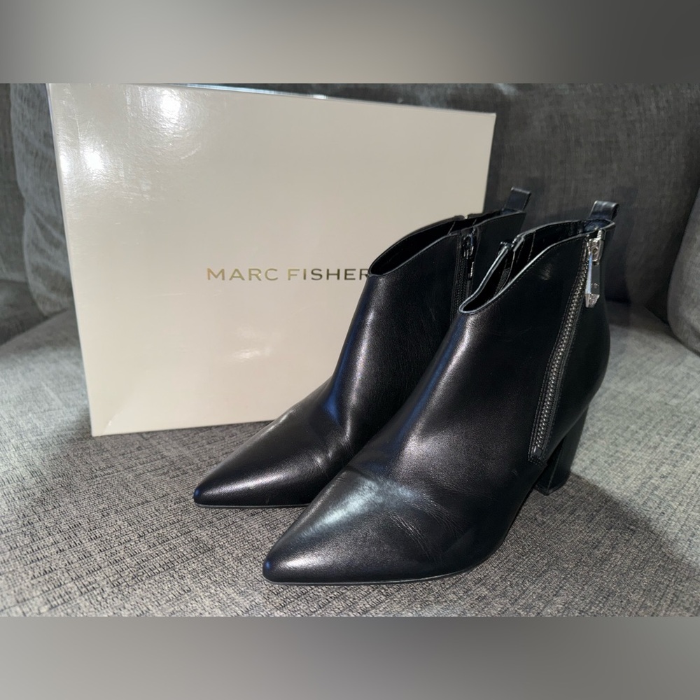 Marc Fisher Women's Retta Leather Ankle Boots Side Zip Block Heel Size 7